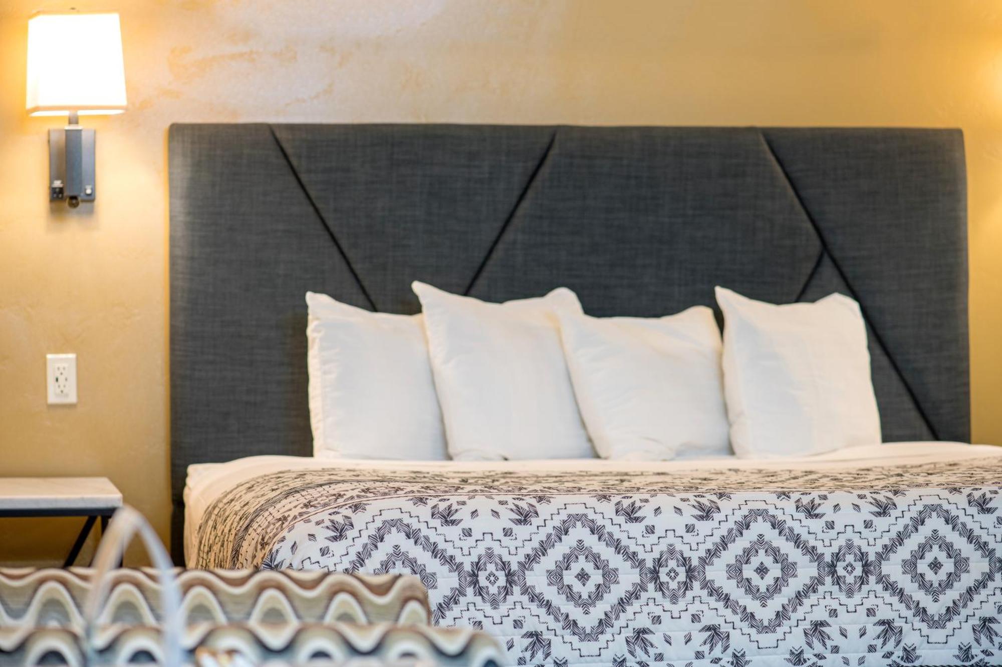 Inn Cedar